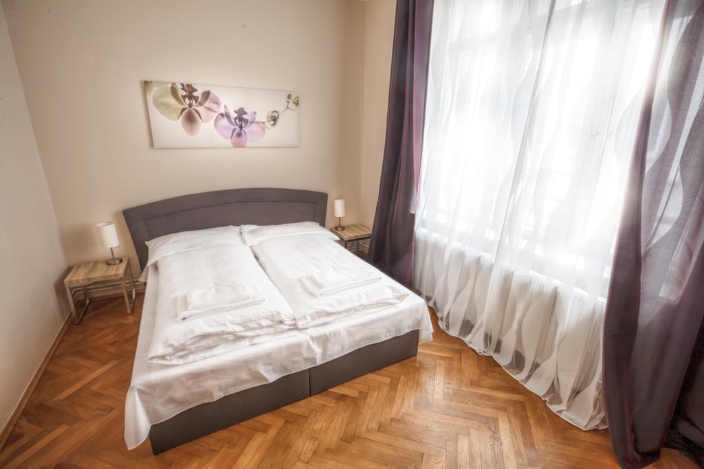 Modern Biskupska Apartment Prague