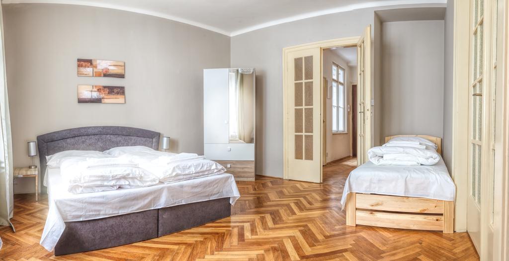 Modern Biskupska Apartment