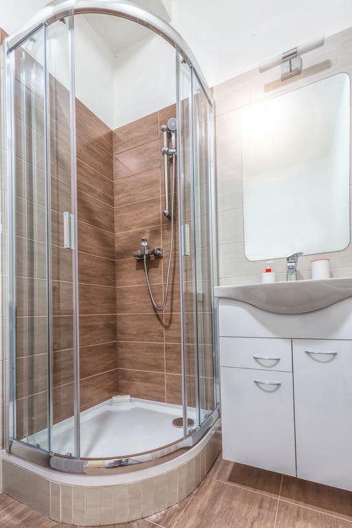 Modern Biskupska Apartment Prague